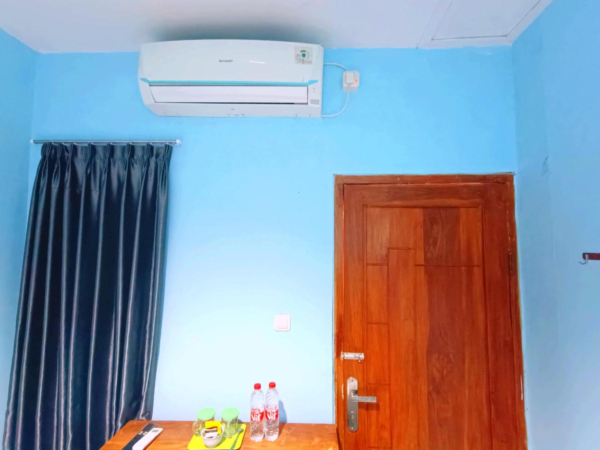 Hotel Kencana Syariah Near Uns Mitra Reddoorz